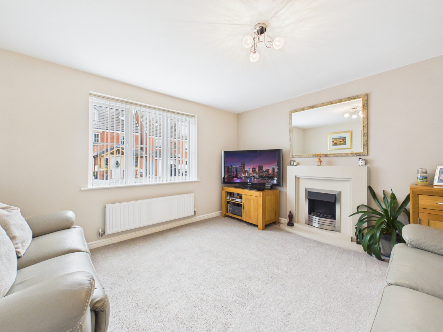 HOLME FARM WAY, PONTEFRACT, WEST YORKSHIRE, WF8, photo 9