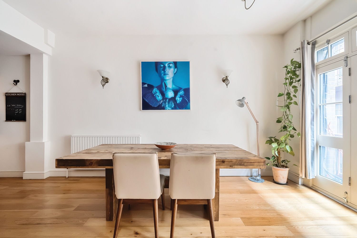 Breezers Court, London, E1W