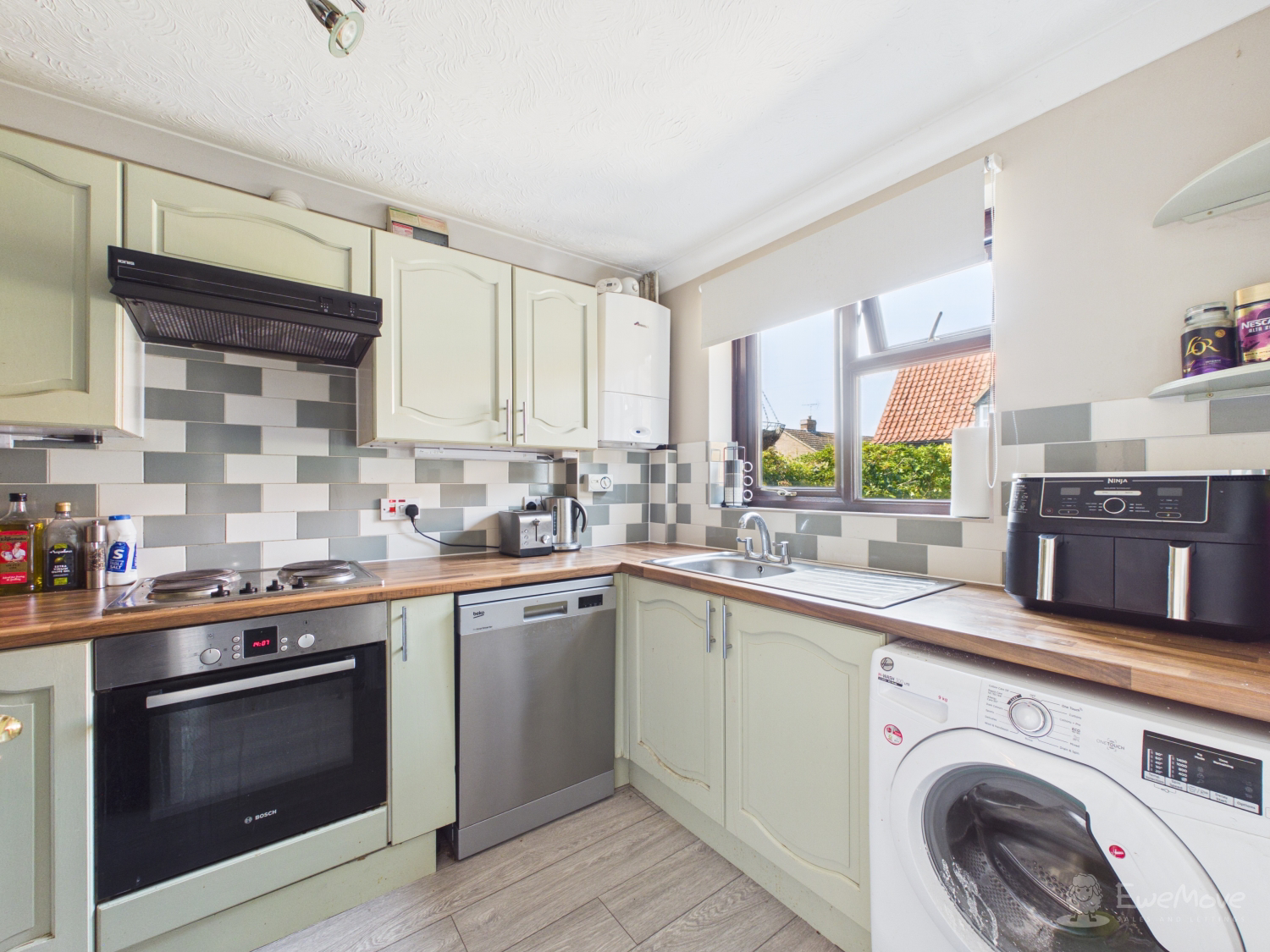 Kitchen- Mark Stephens EweMove Newmarket and Soham