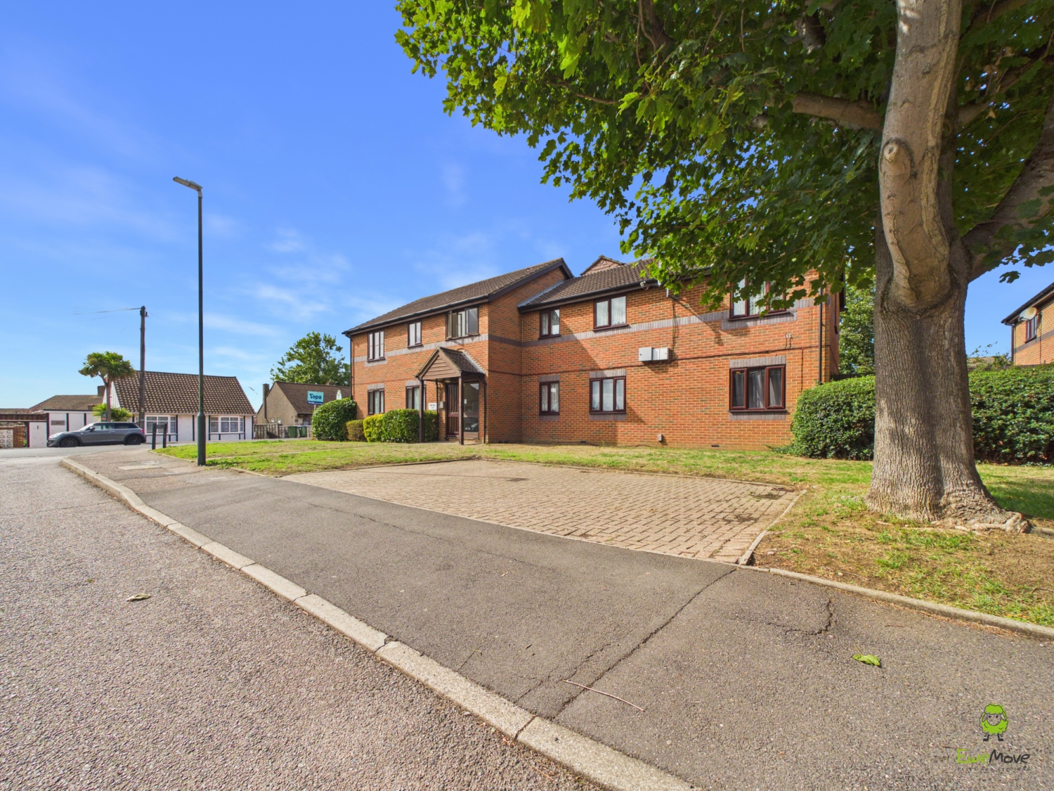 Woodfall Drive Crayford, Dartford, Kent, DA1