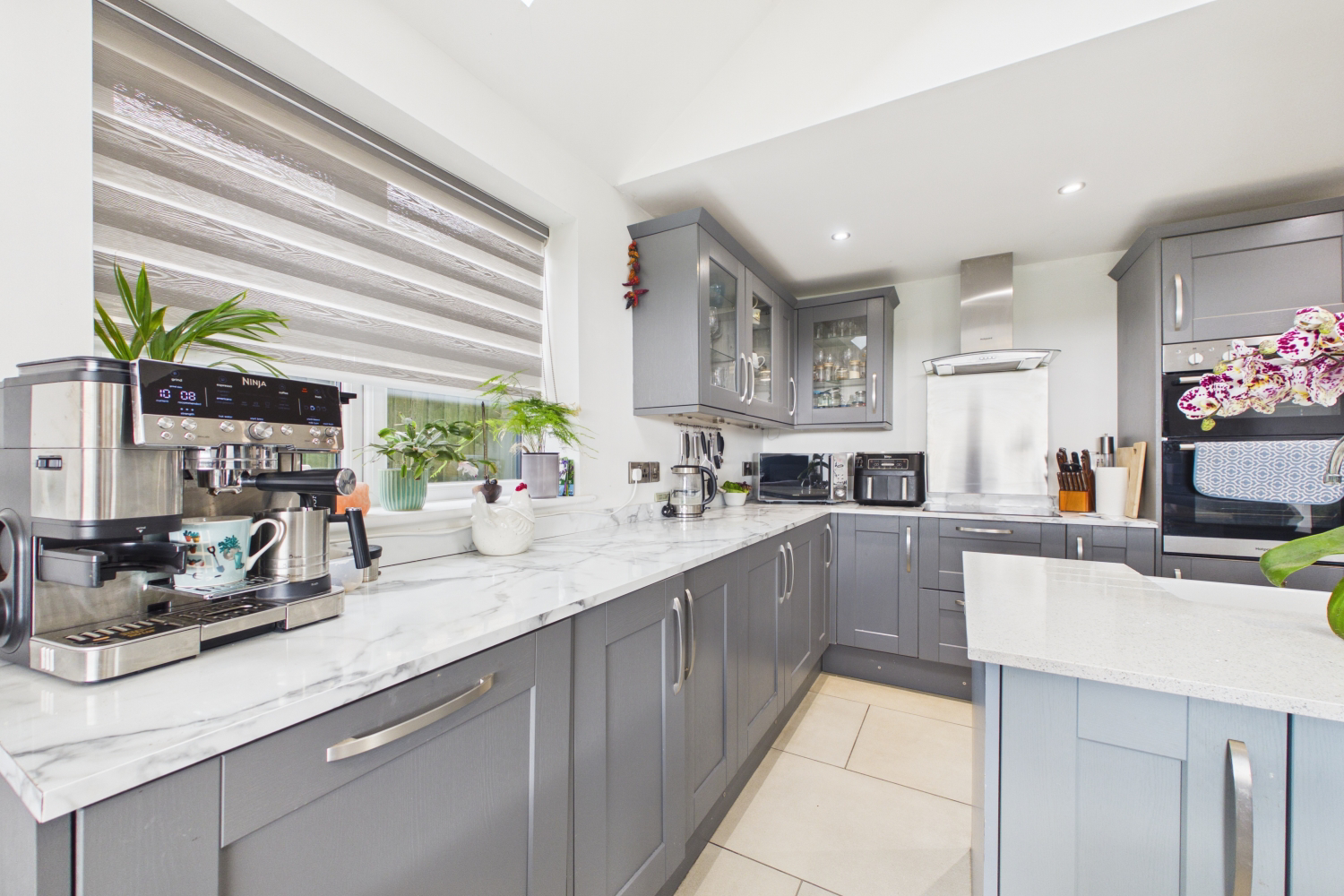 EweMove -  Spalding - Weston Hills - Kitchen-Living Area
