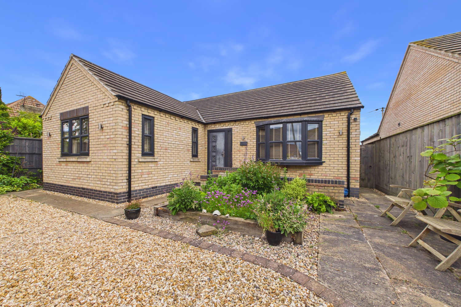 EweMove -  Spalding - Weston Hills - Front of House