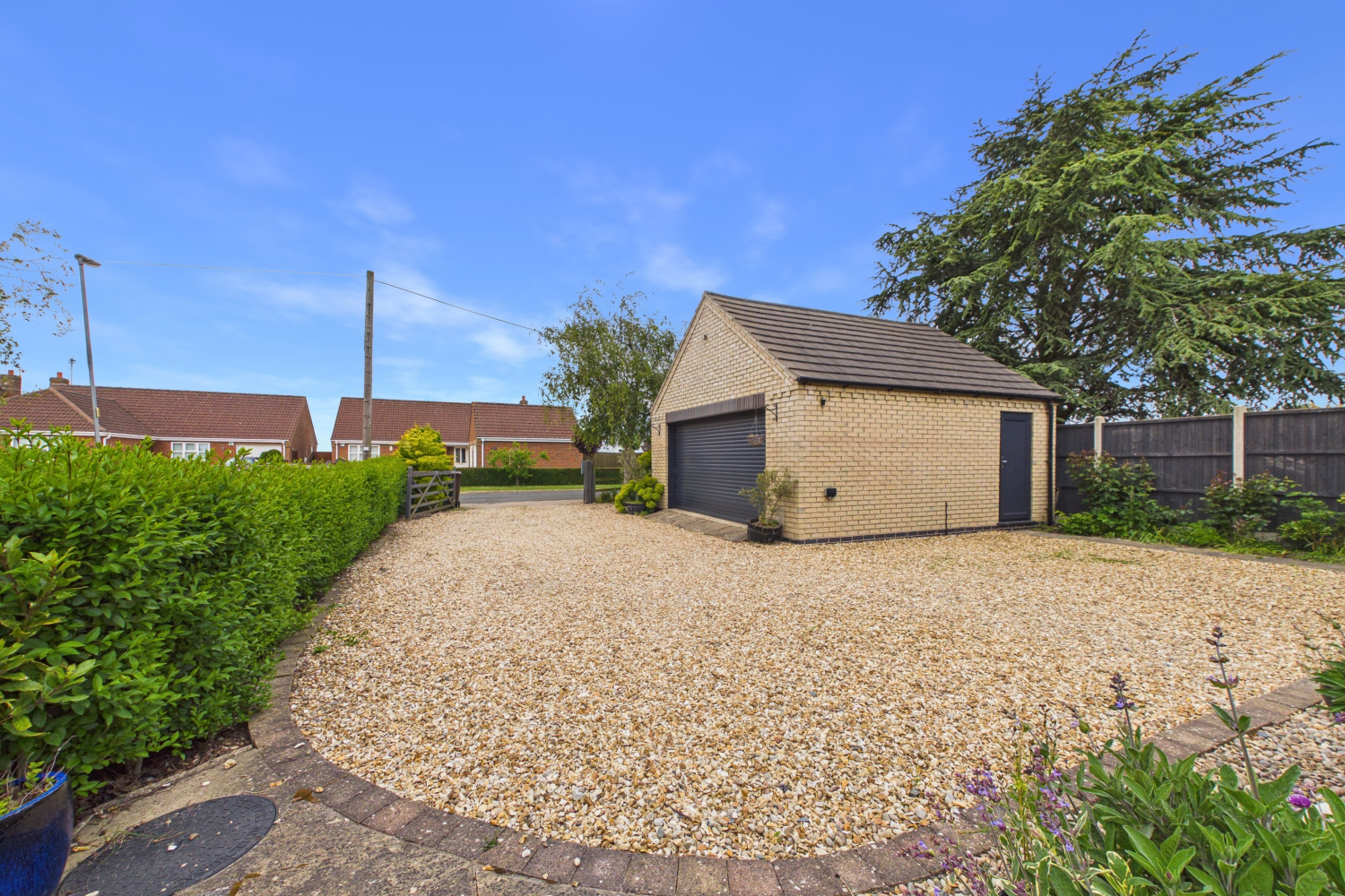 EweMove -  Spalding - Weston Hills - Front of House