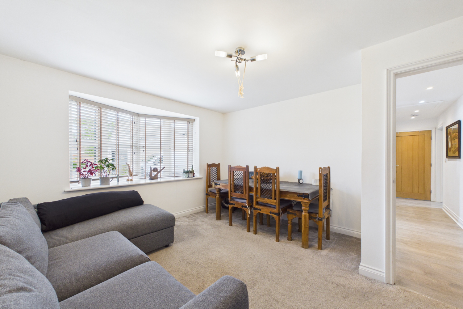 EweMove -  Spalding - Weston Hills - Living Room