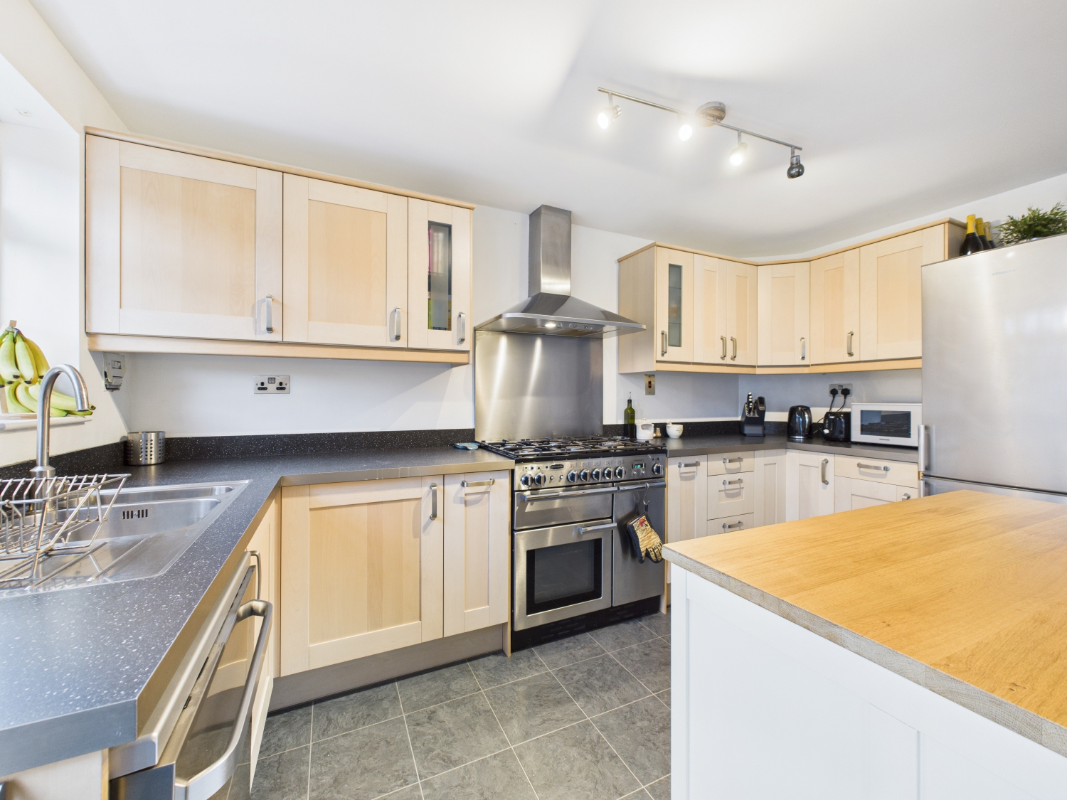 Burnleys Drive, Methley, Leeds, West Yorkshire, LS26, photo 9