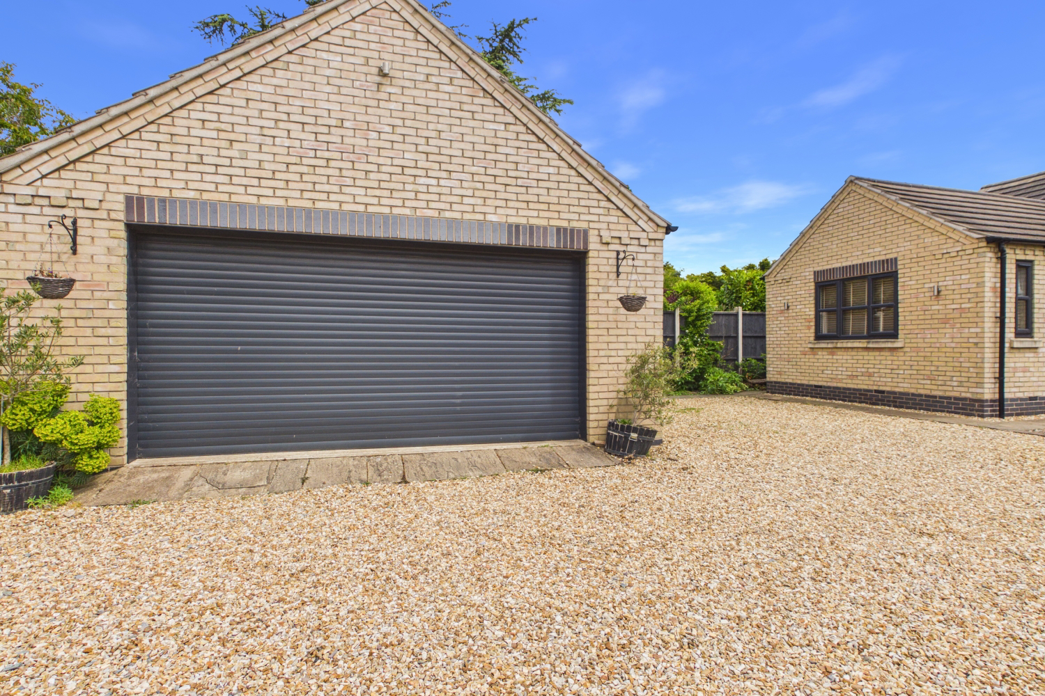 EweMove -  Spalding - Weston Hills - Front of House