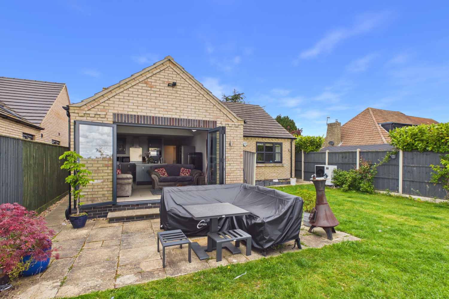 EweMove -  Spalding - Weston Hills - Garden