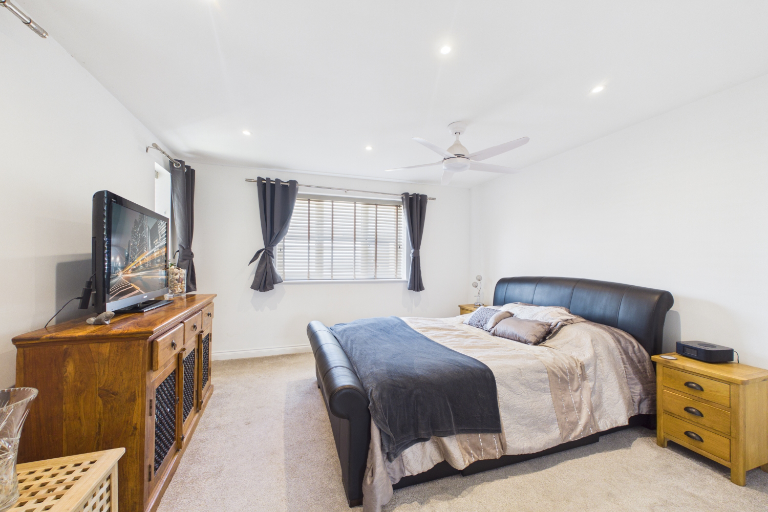 EweMove -  Spalding - Weston Hills - Bedroom