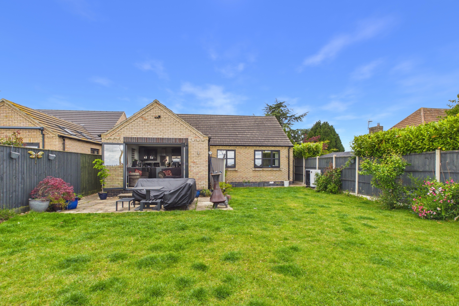 EweMove -  Spalding - Weston Hills - Garden