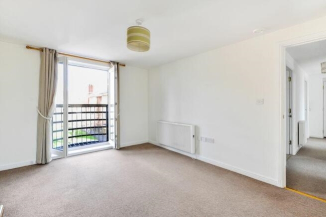 Saltash Road, Swindon, SN2 2, photo 7
