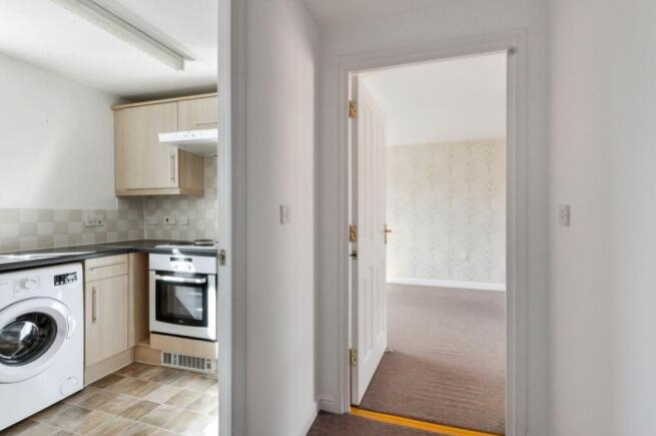Saltash Road, Swindon, SN2 2, photo 4