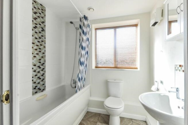 Saltash Road, Swindon, SN2 2, photo 3