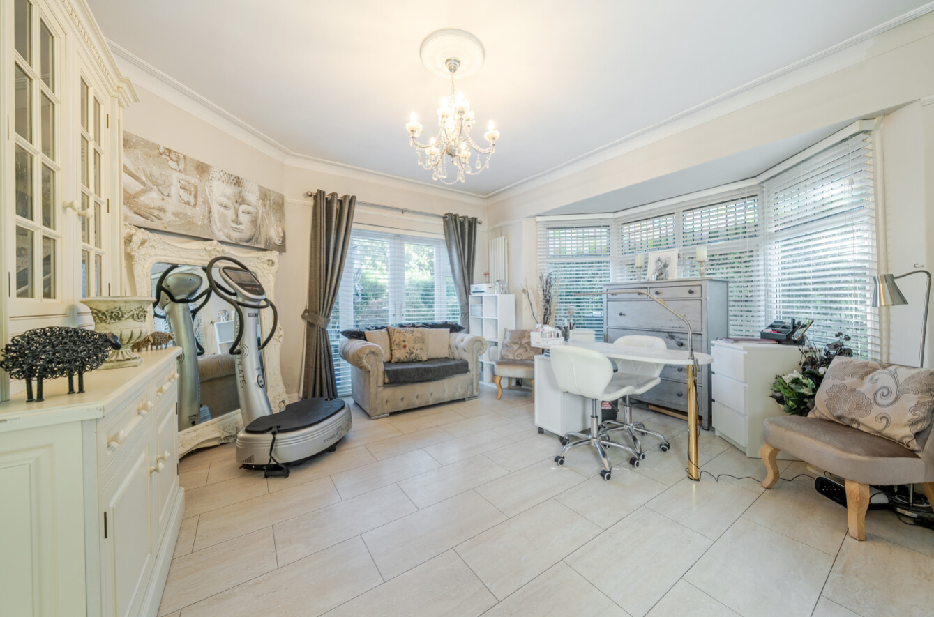 Bilton Grove Avenue, Harrogate HG1 4HJ, photo 8