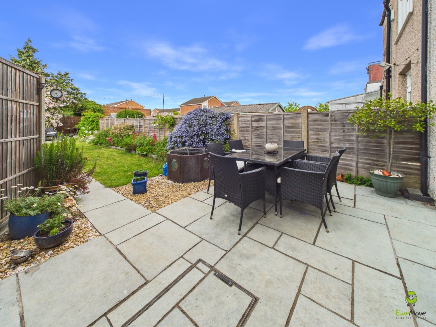  Presented by Clinton at EweMove Bexleyheath and Dartford
Boroughs
