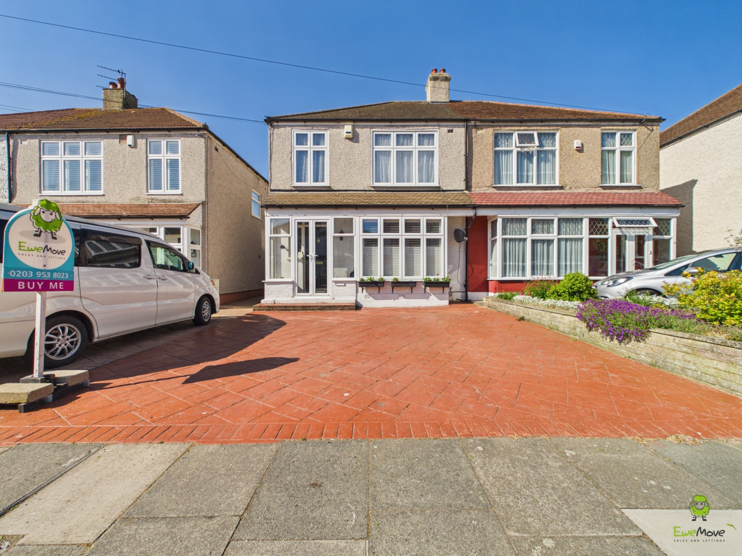 Presented by Clinton at EweMove Bexleyheath and Dartford
Boroughs
