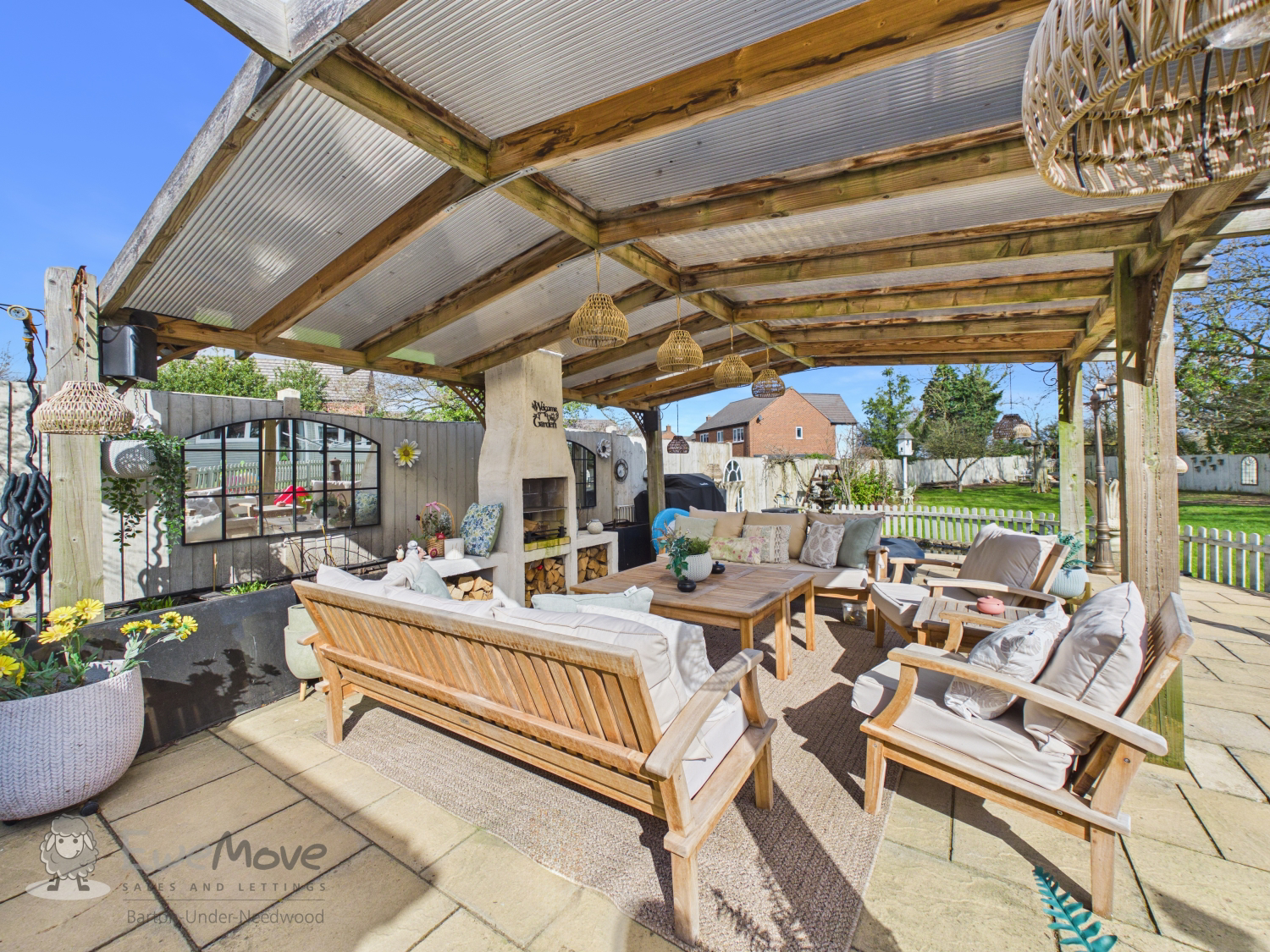 Patio b