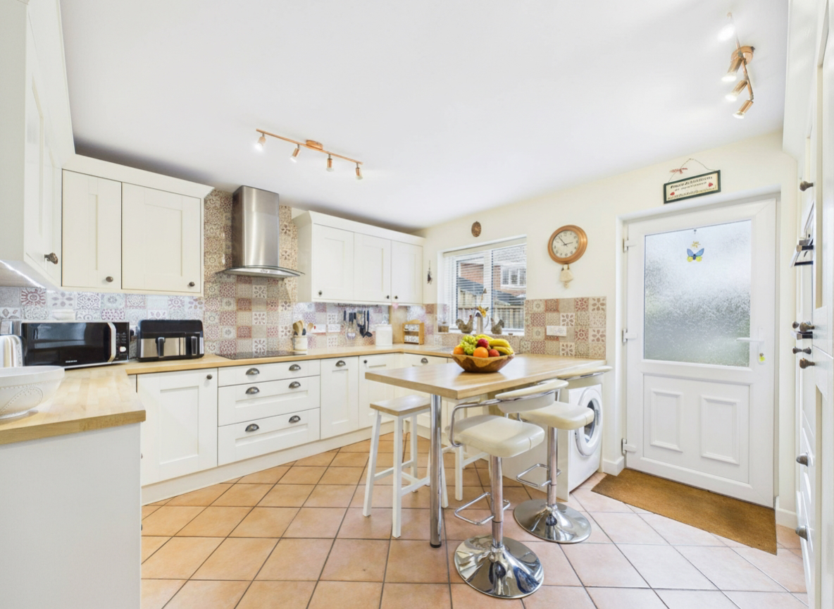 Blenheim Drive, Willand, Cullompton, Devon, EX15, photo 4