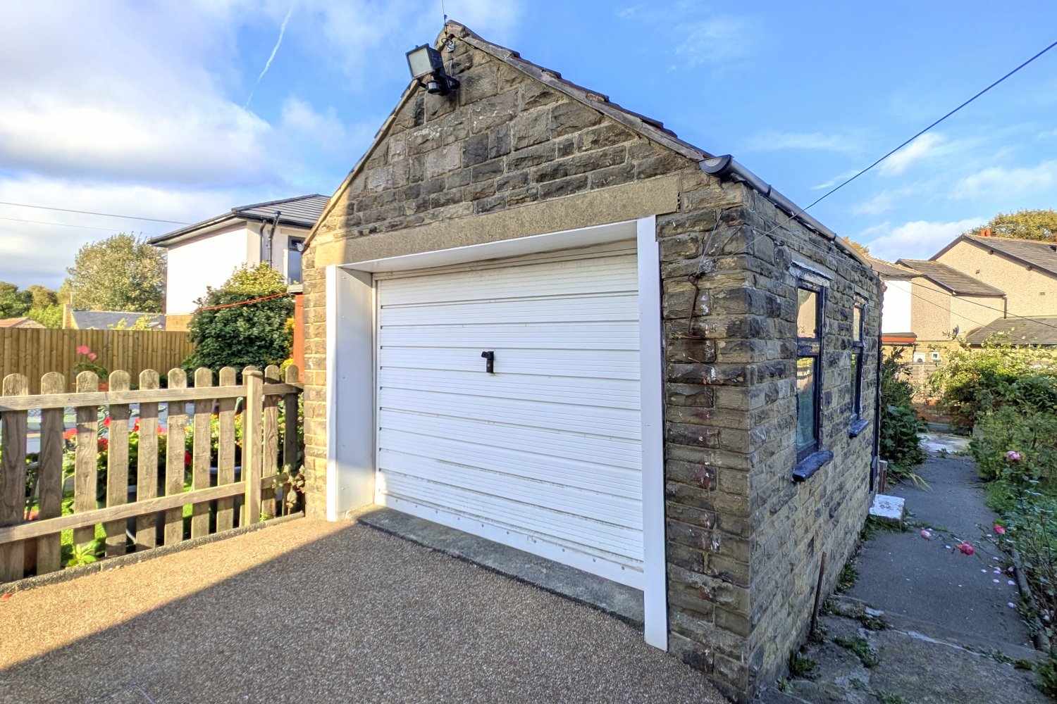 HALIFAX ROAD, BRIGHOUSE, WEST YORKSHIRE, HD6, photo 3
