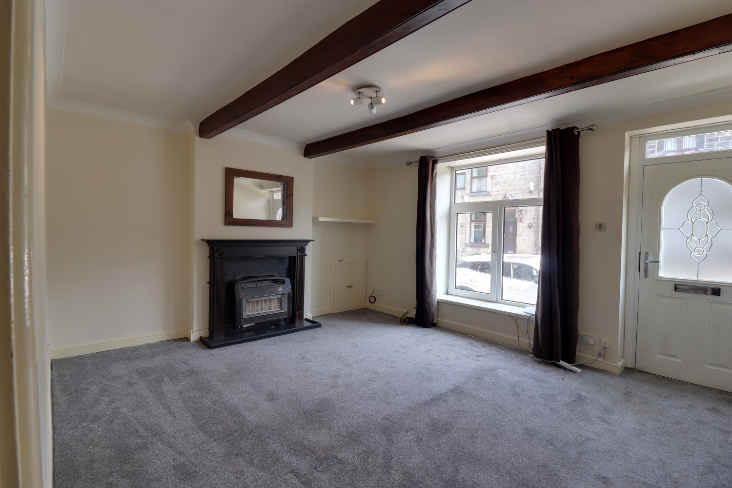 560 Rochdale Road, Todmorden, photo 4