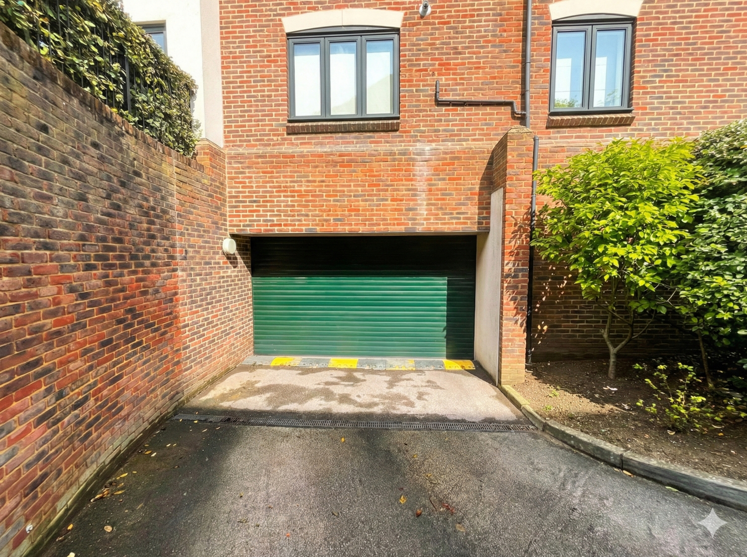 Victoria House, Epsom Road, Leatherhead, Surrey, KT22, photo 10