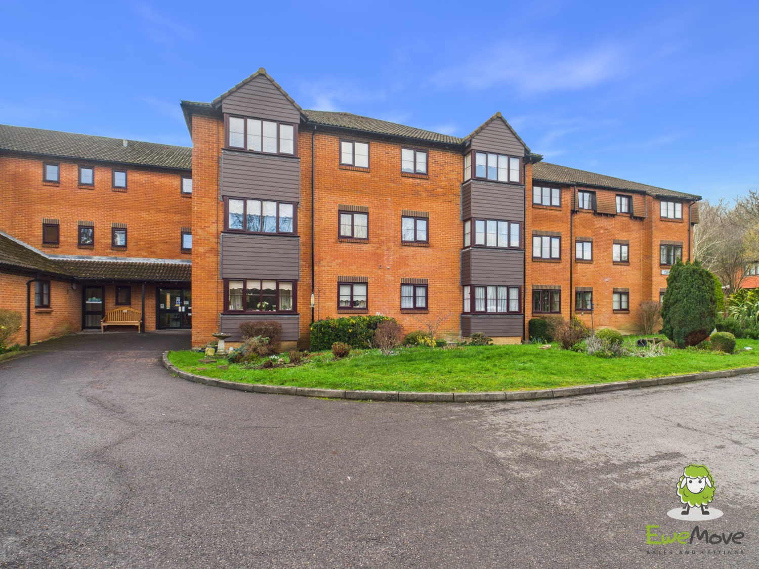 Oakfields, Lychpit, Basingstoke, Hampshire, RG24, photo 22