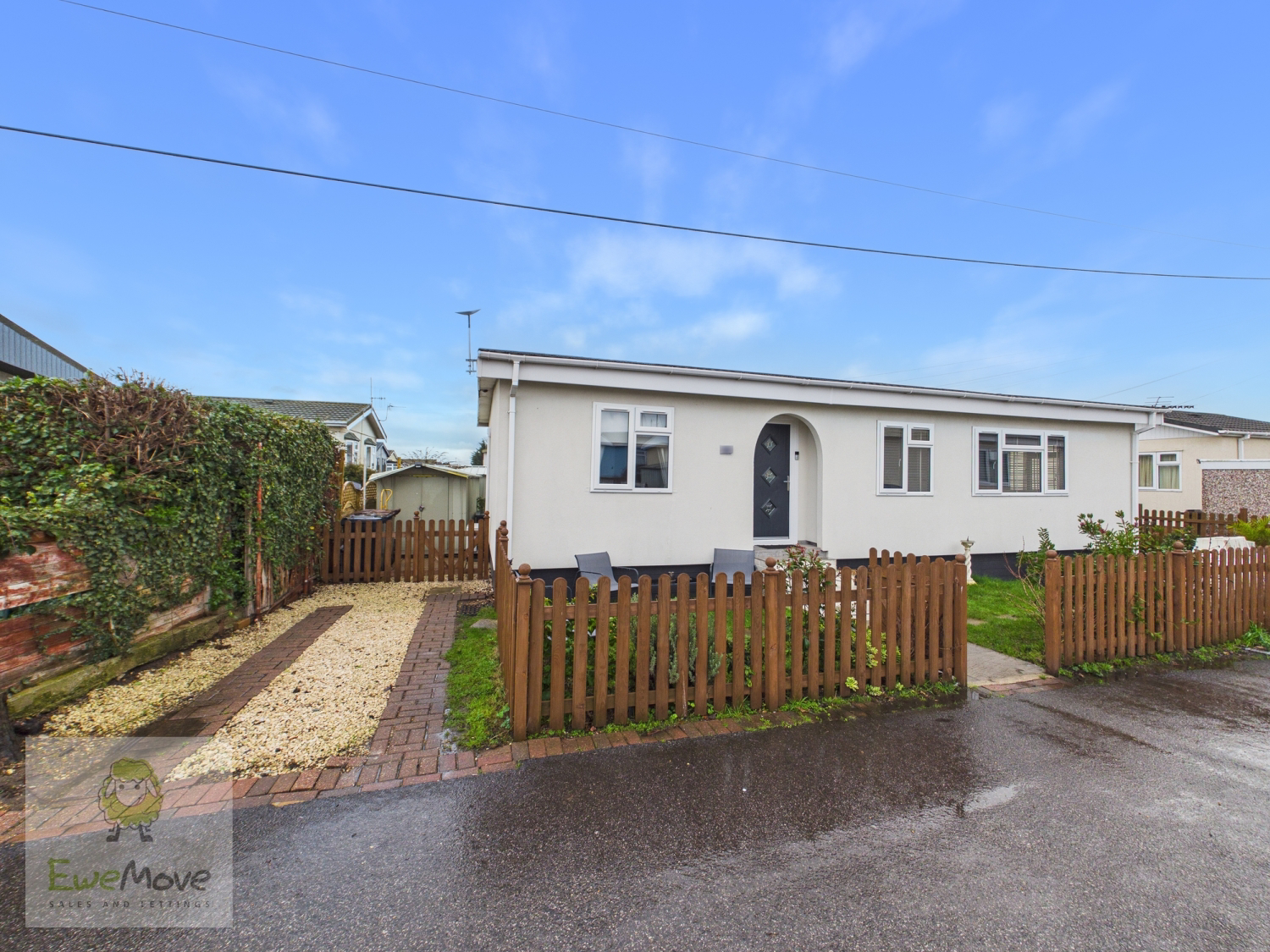 Larch Crescent, Hoo Marina Park, Rochester ME3 9TQ, photo 16