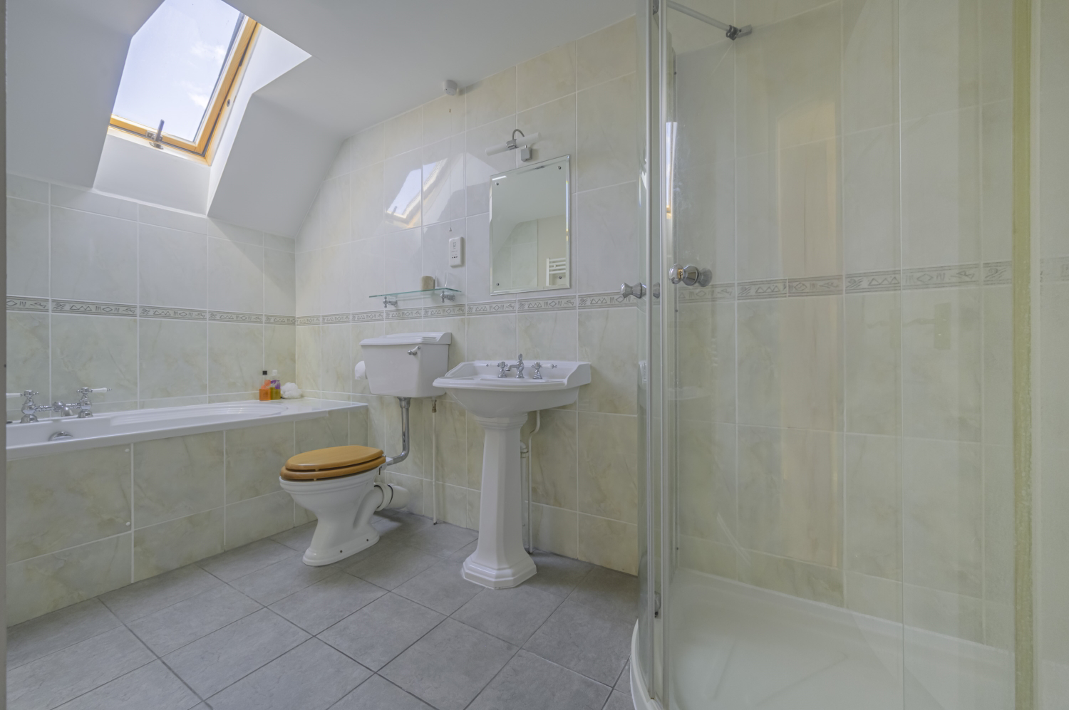 The Secret Garden, South Cerney GL7 6LZ, photo 12
