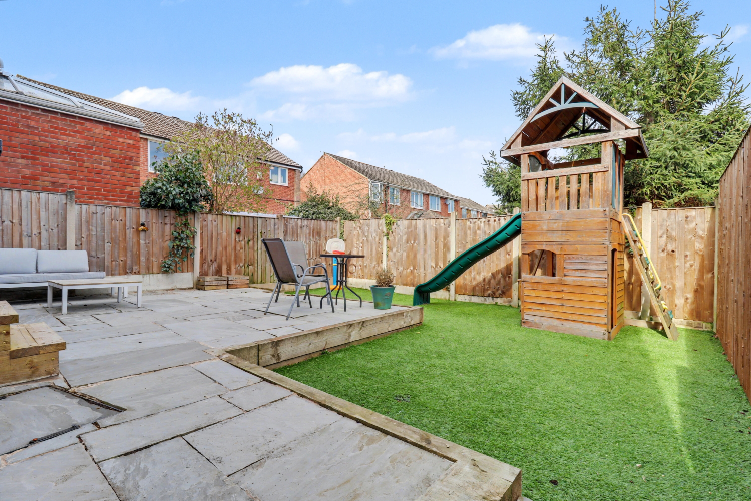 Manor Garth, Walton, Wakefield, West Yorkshire, WF2, photo 2