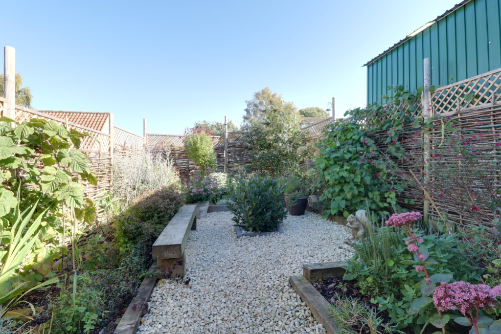 New Row, Bourne Road, Corby Glen, Grantham, Lincs, photo 21