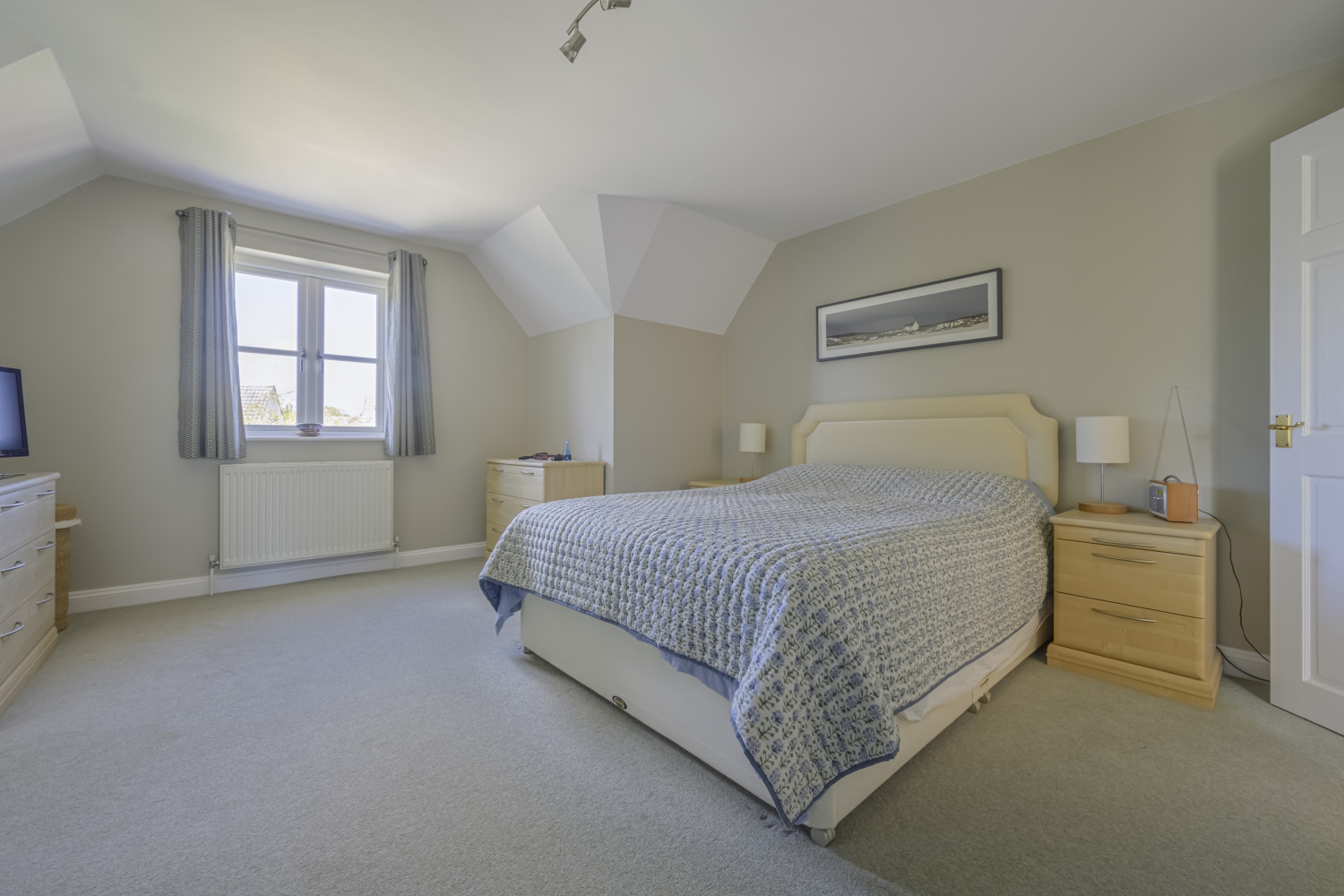 The Secret Garden, South Cerney GL7 6LZ, photo 4