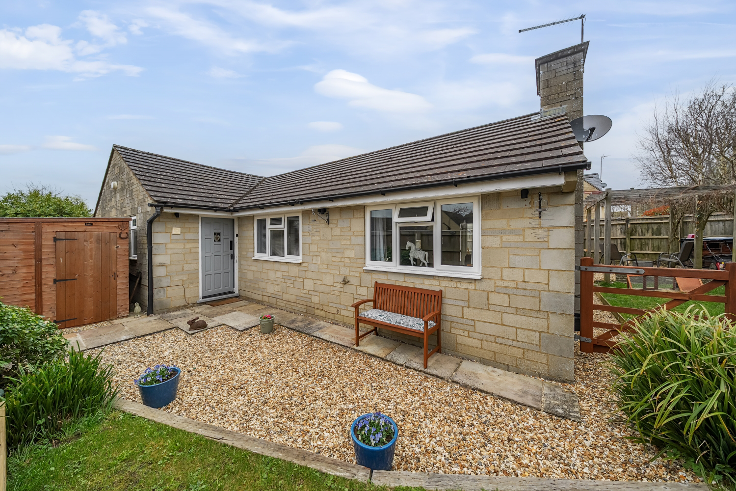Oakleaze, Minety, Malmesbury, Wiltshire, SN16