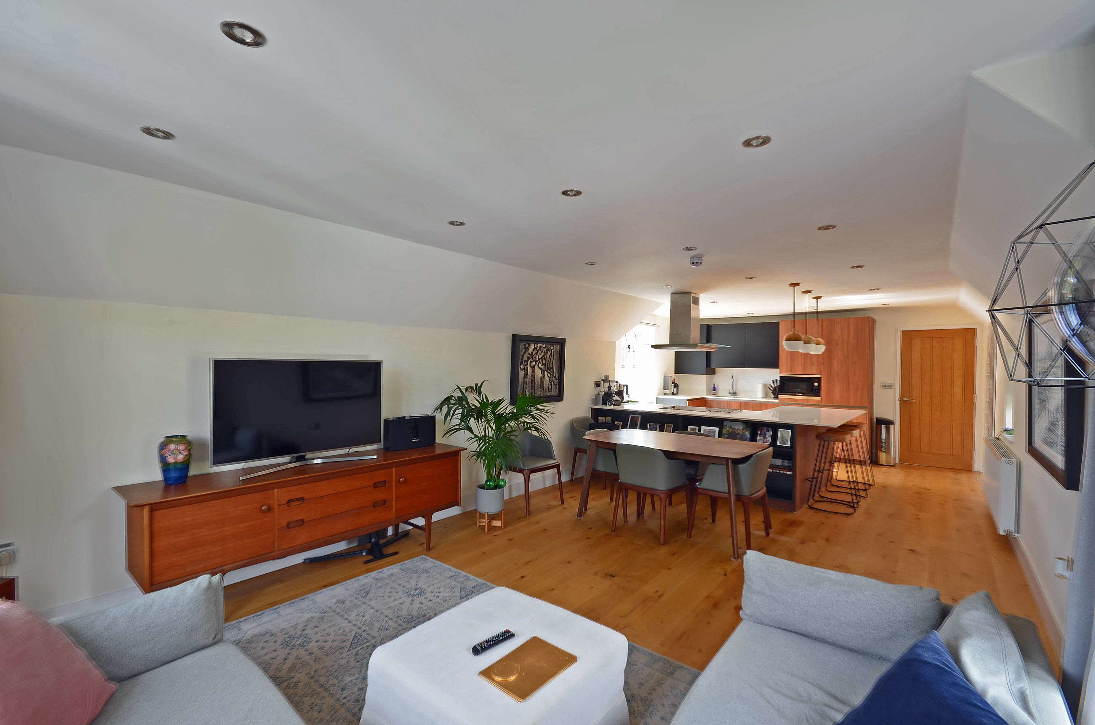 Grand Union Apartments, Old Mill Road, Hunton Bridge, Kings Langley WD4 8RB, photo 2