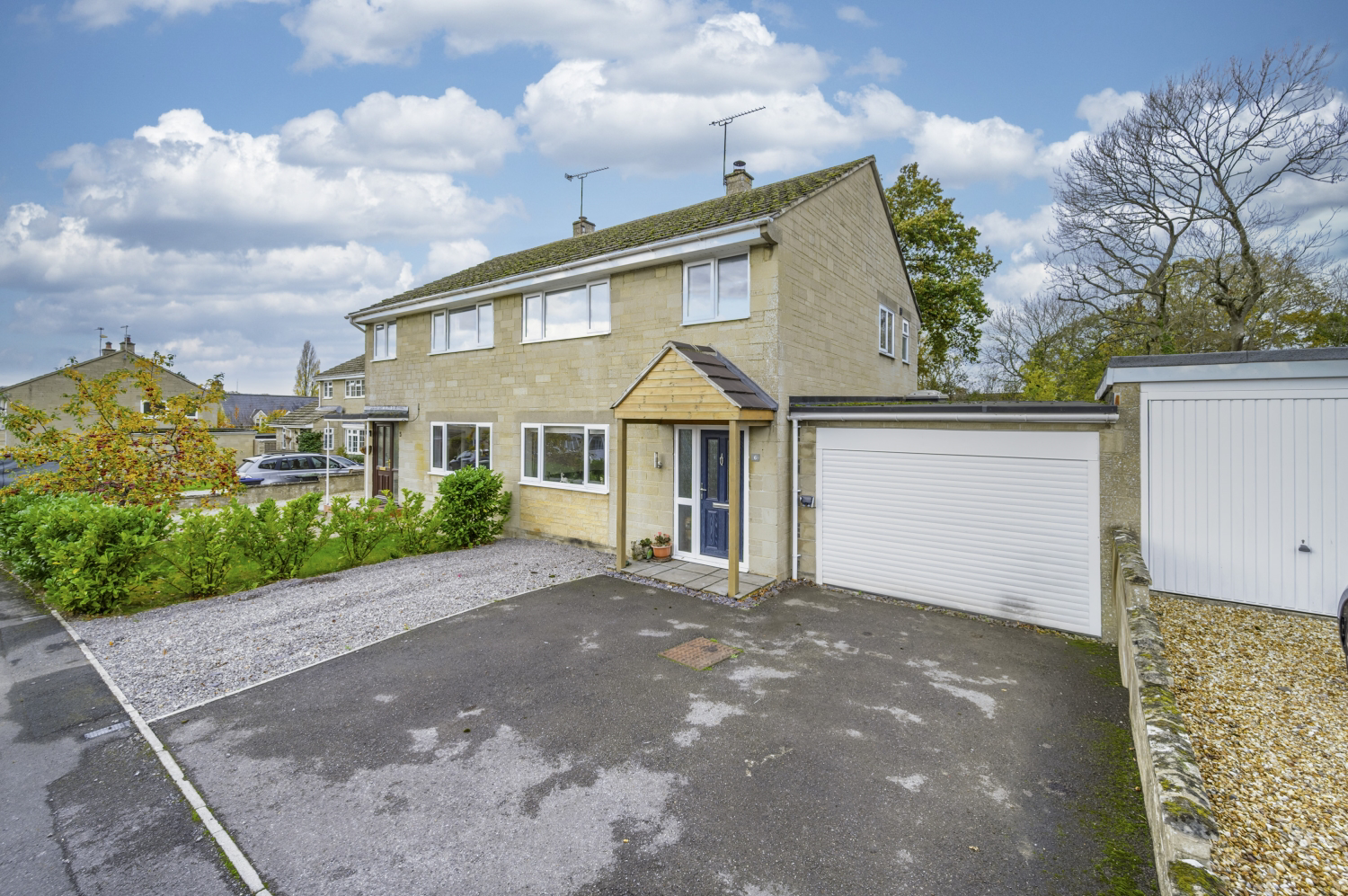 Oakleaze, Minety, Malmesbury, Wiltshire, SN16