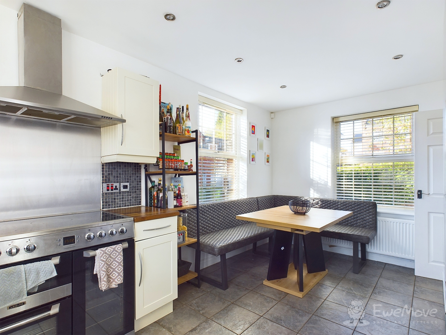 Woodland View, Hyde, photo 2