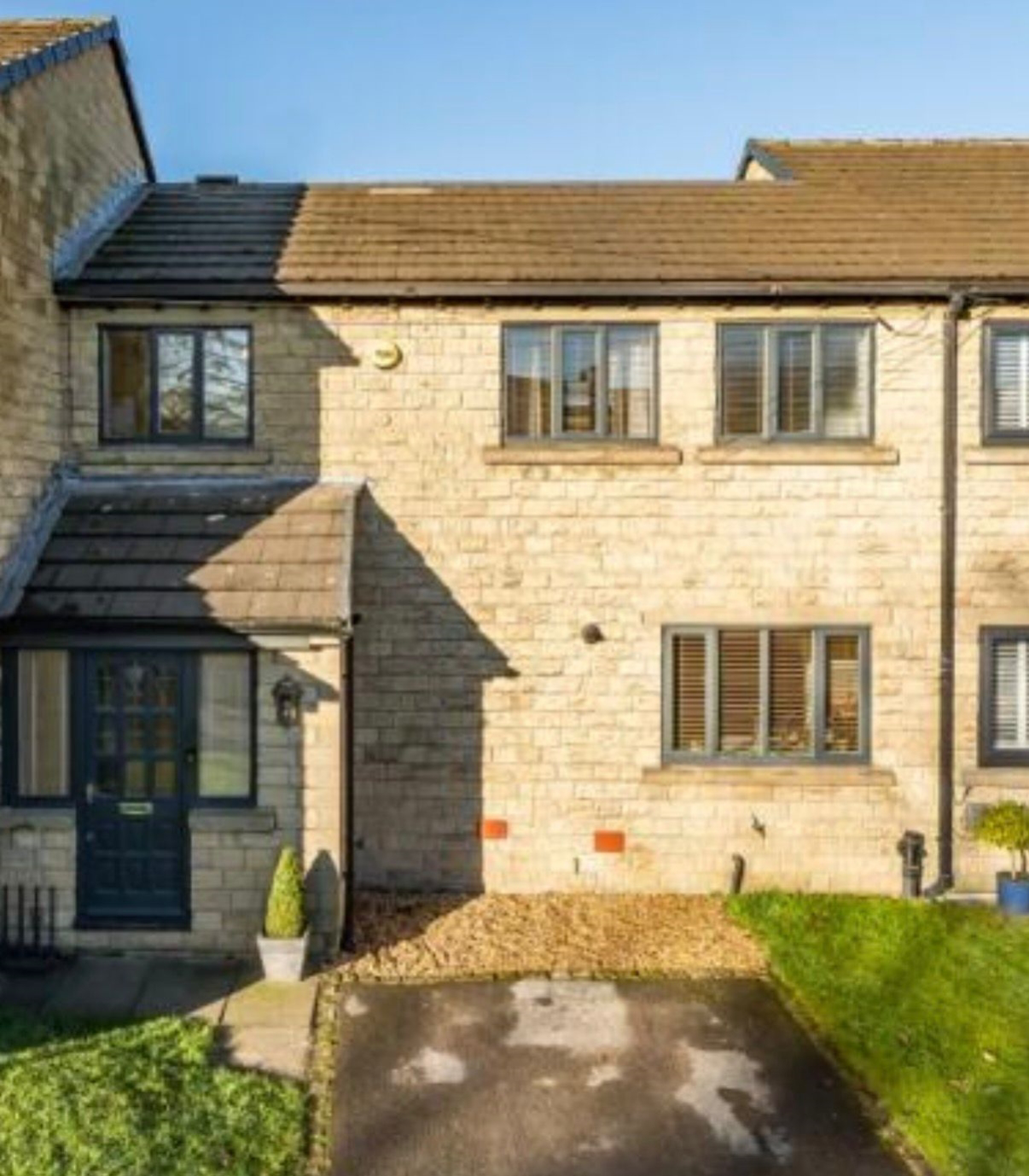 5 FERN LEA, HOLLINGWORTH, HYDE, SK14 8L