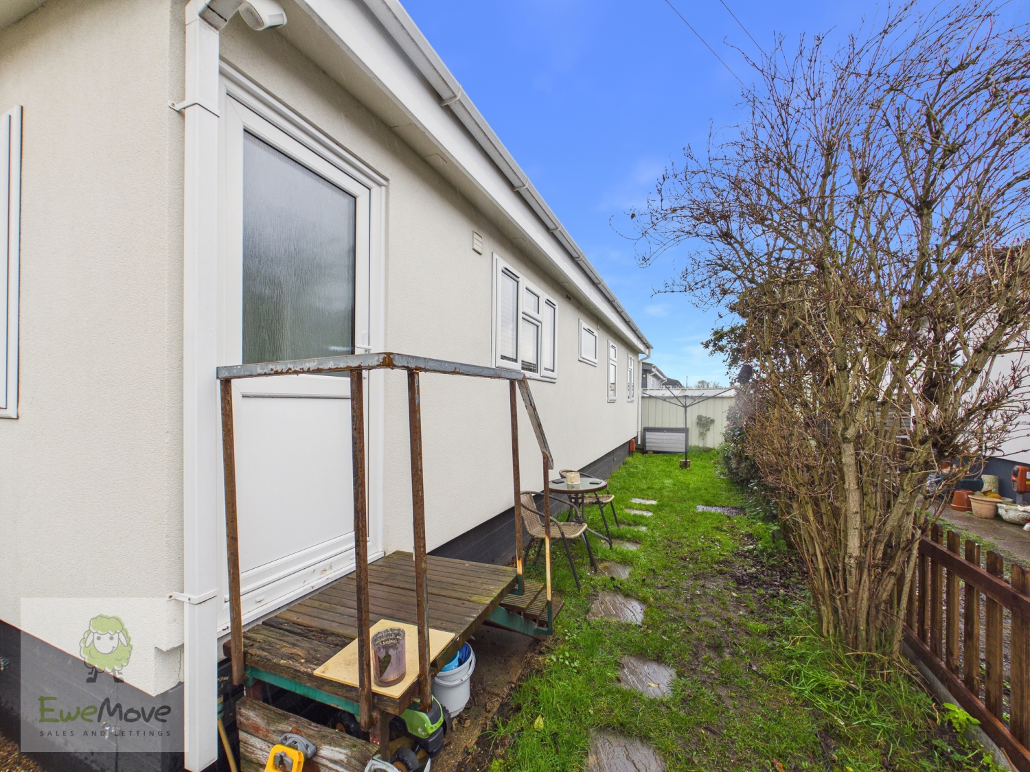 Larch Crescent, Hoo Marina Park, Rochester ME3 9TQ, photo 14