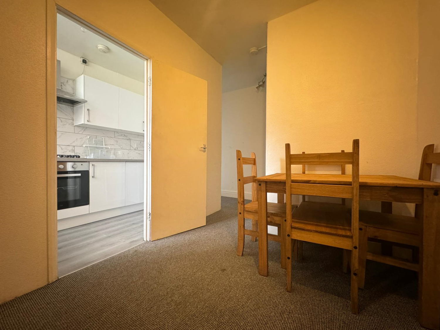 755 Abbeydale Road, Sheffield, South Yorkshire, S7, photo 2
