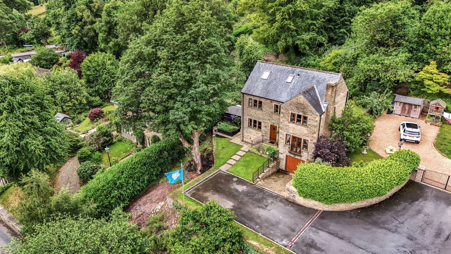 Thorn Bank, Luddenden