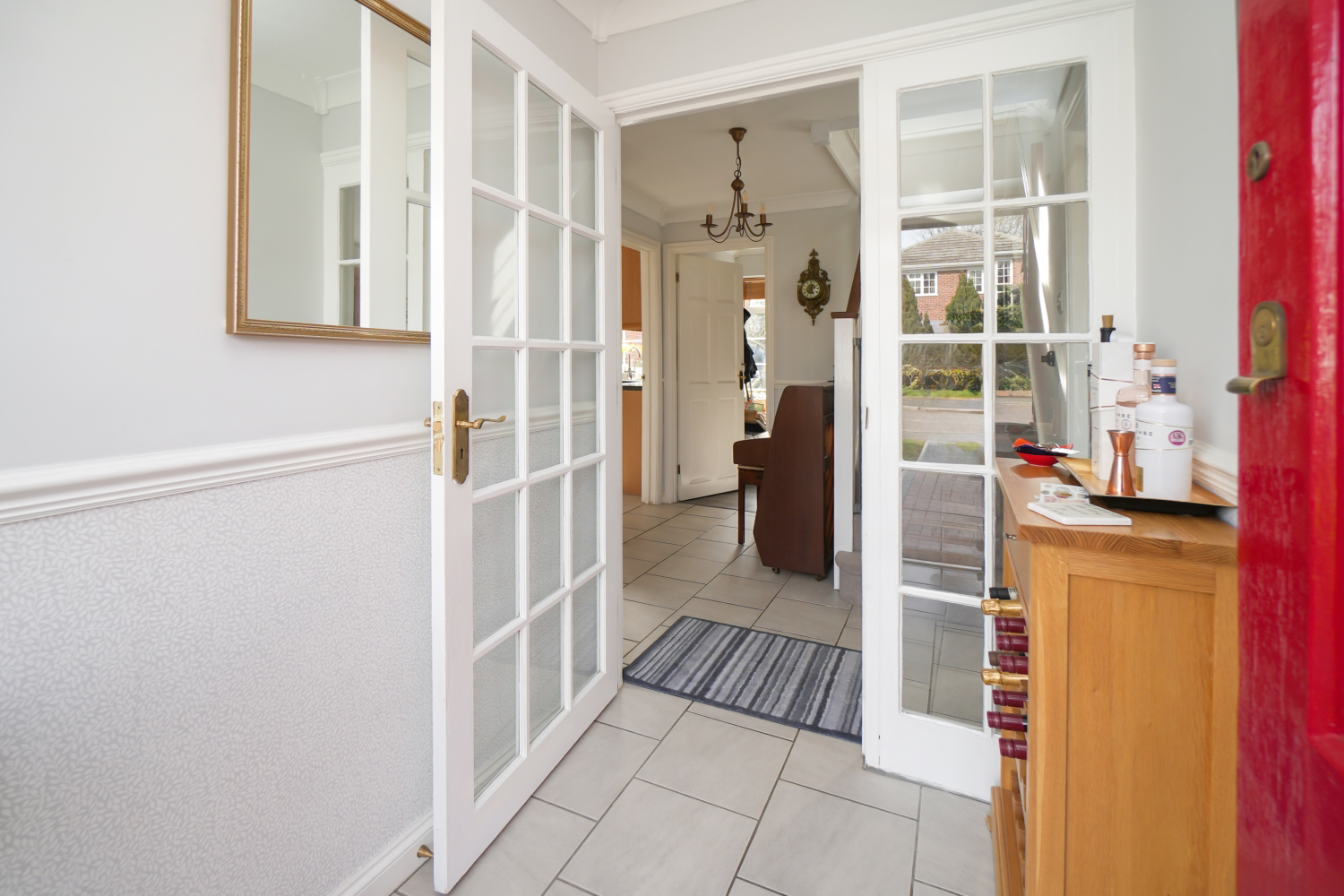 Vicarage Court, Egham, TW20 8NS, photo 3