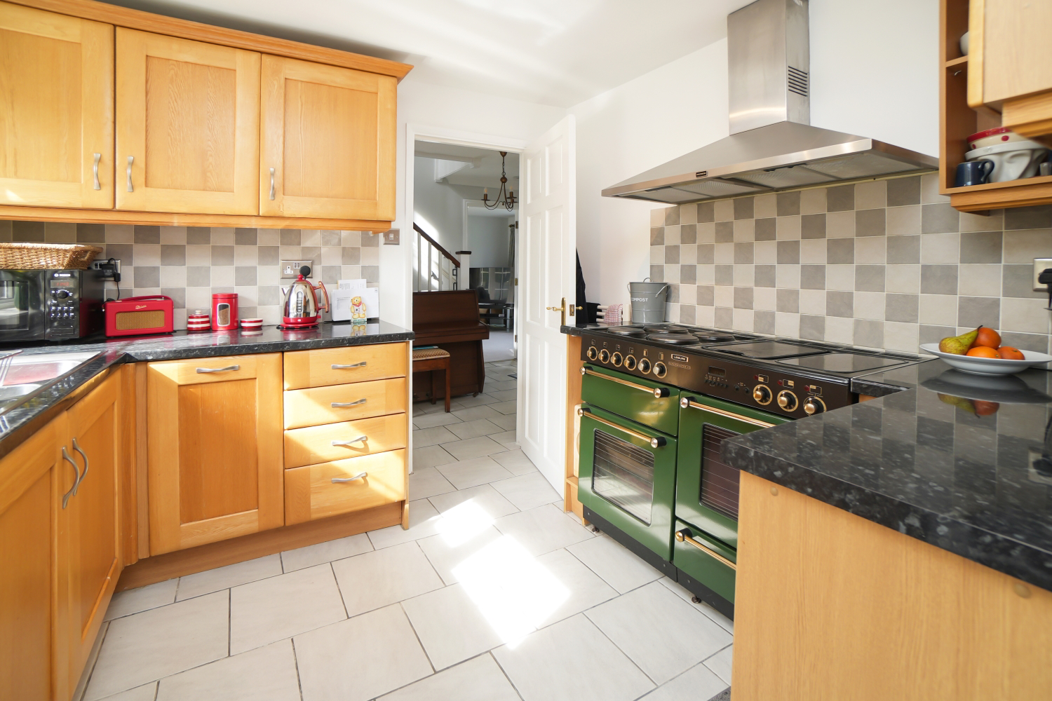 Vicarage Court, Egham, TW20 8NS, photo 11