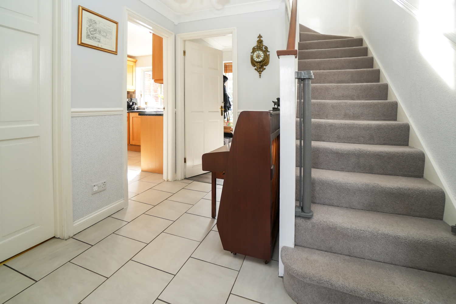 Vicarage Court, Egham, TW20 8NS, photo 4