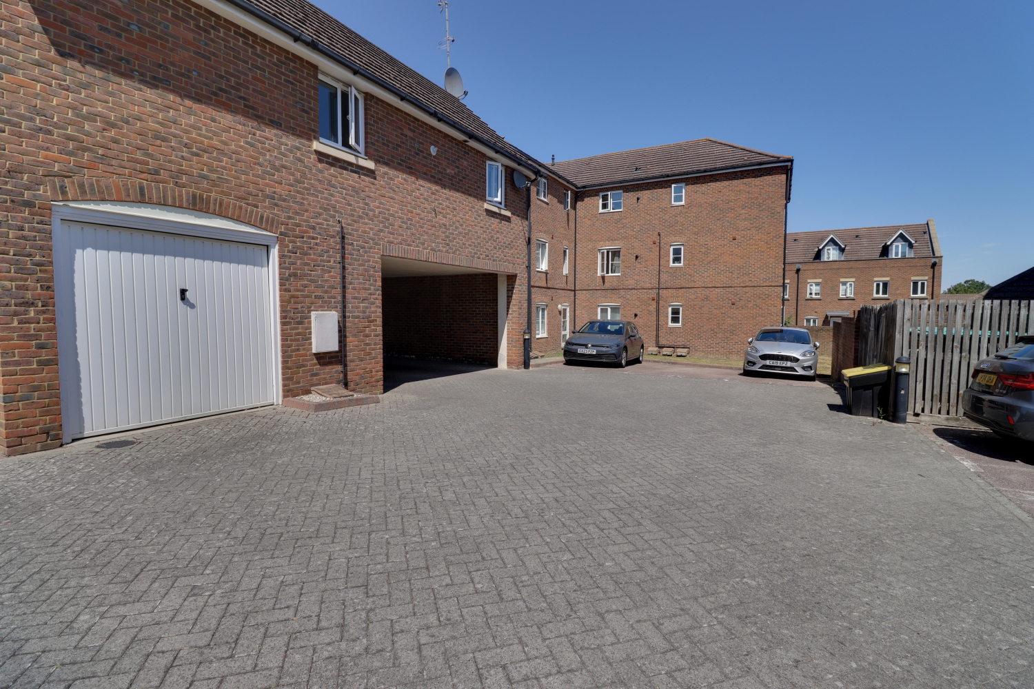St. Henera's Court, Brady Drive, Bickley, photo 5