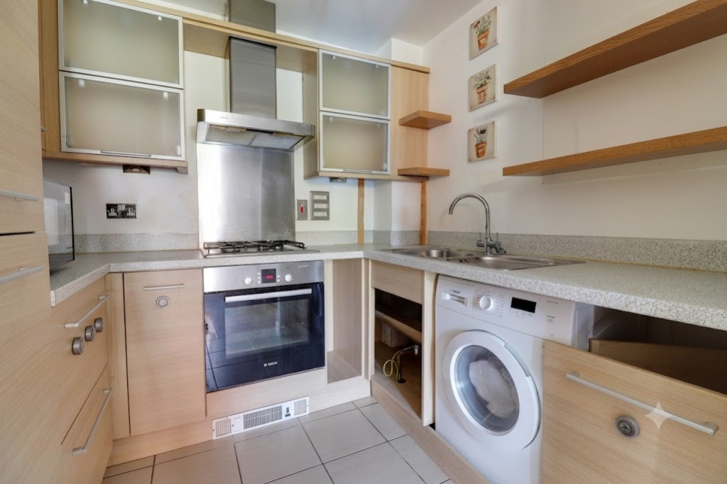 St. Henera's Court, Brady Drive, Bickley, photo 9