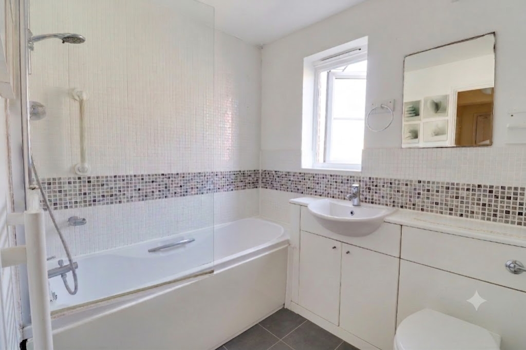 St. Henera's Court, Brady Drive, Bickley, photo 10