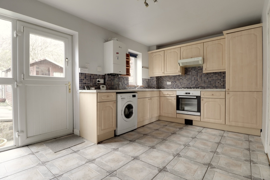 Well Hill, Otley, LS21 3LF, photo 2