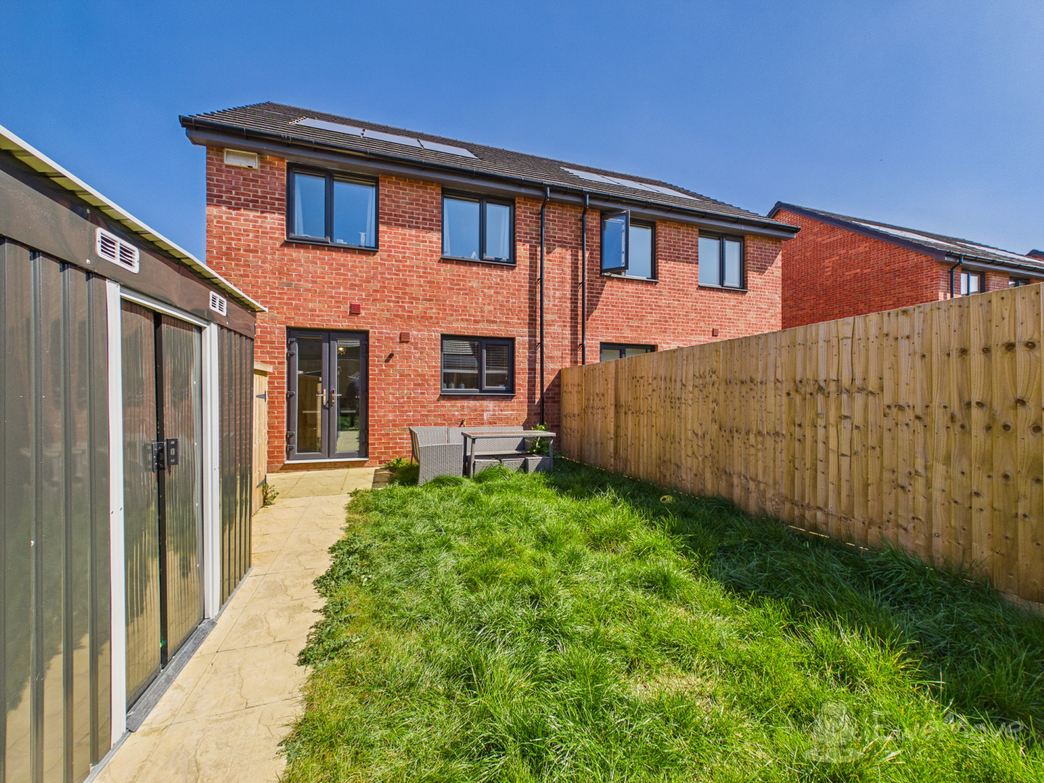 Photo 3