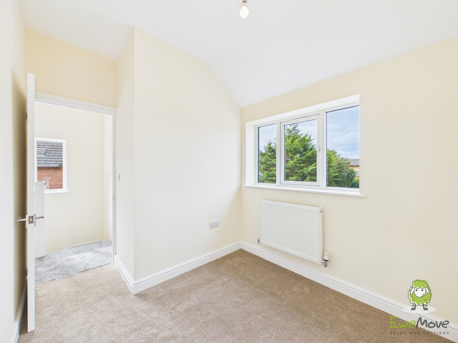 1 Sunny View Holt Road, Cross Lanes, Wrexham, photo 12