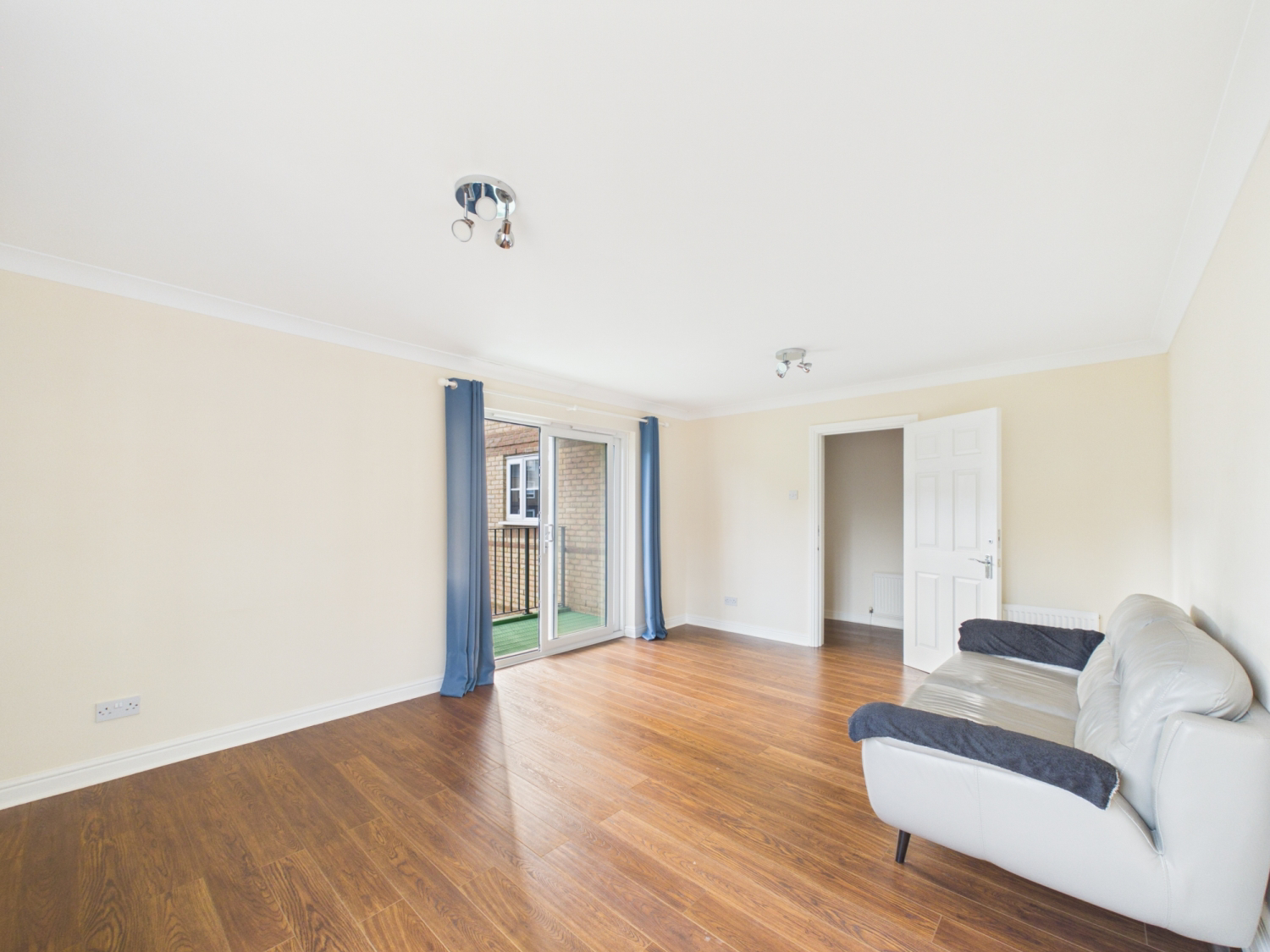 Nightingale Court, Sheepcote Road, Harrow, Middlesex, HA1, photo 2