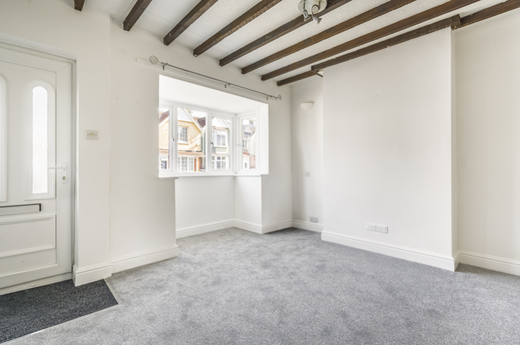 2 Bedroom House - Ferndale Road, Swindon, SN2, photo 10