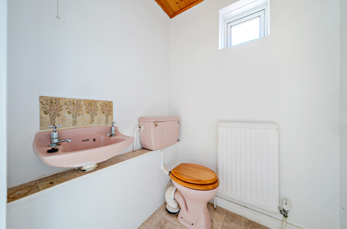 Seperate WC. 